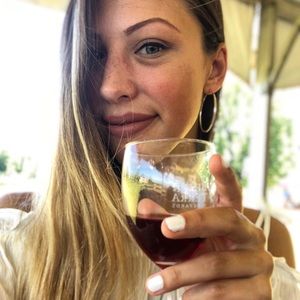 Meet your Posher, Alli